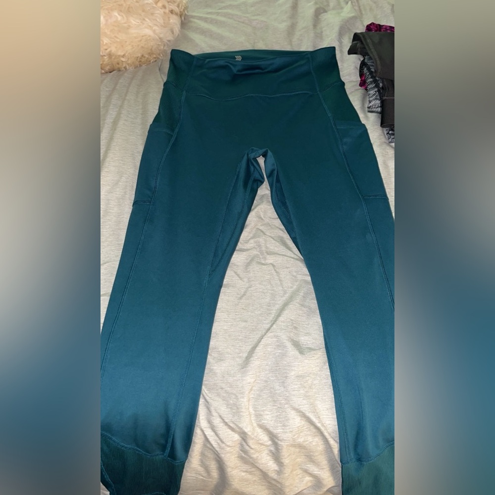 NWOT-All in motion athletic leggings size medium